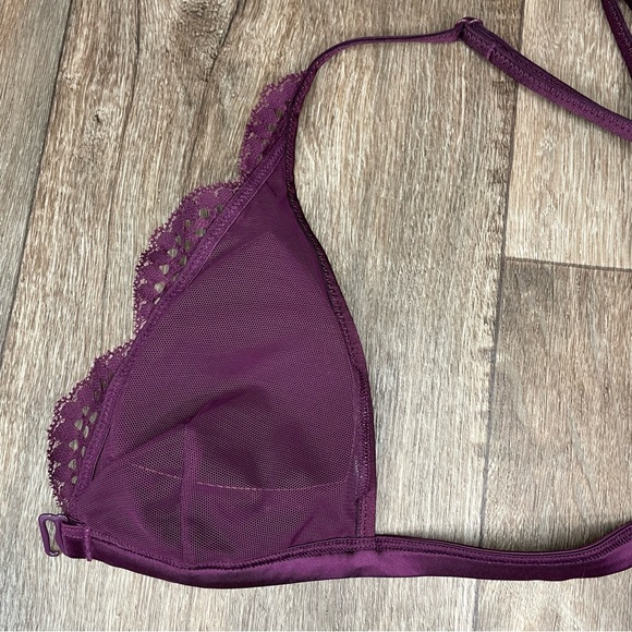Victoria’s Secret Lace Front Close Racerback Lightly Lined Bralette Size Small - Picture 9 of 9